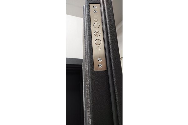 Стальная дверь ZAIGER с двухсекционным замком 960*2050